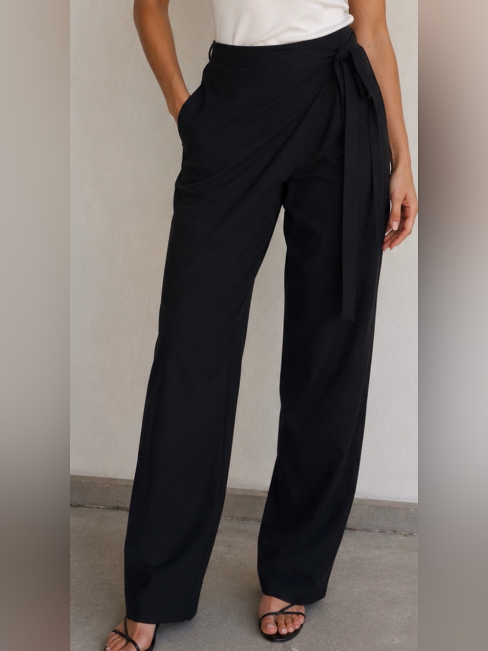 Diane Von Furstenberg Black Wrap Front Ties Pants Size 2 Luxury